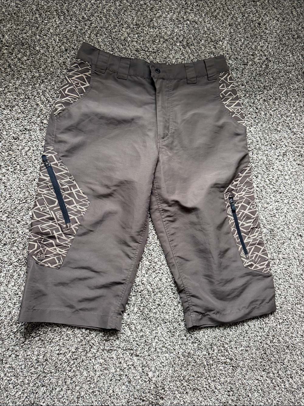 Fox Brown Cargo Knee-Length Shorts with Pattern size 32